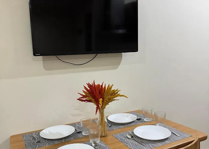 Cozy Fully Furnished 2 Bedroom Unit *
