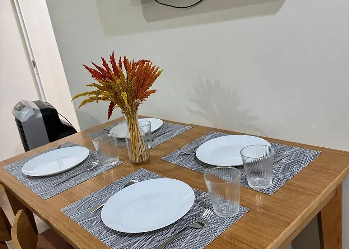 Cozy Fully Furnished 2 Bedroom Unit *
